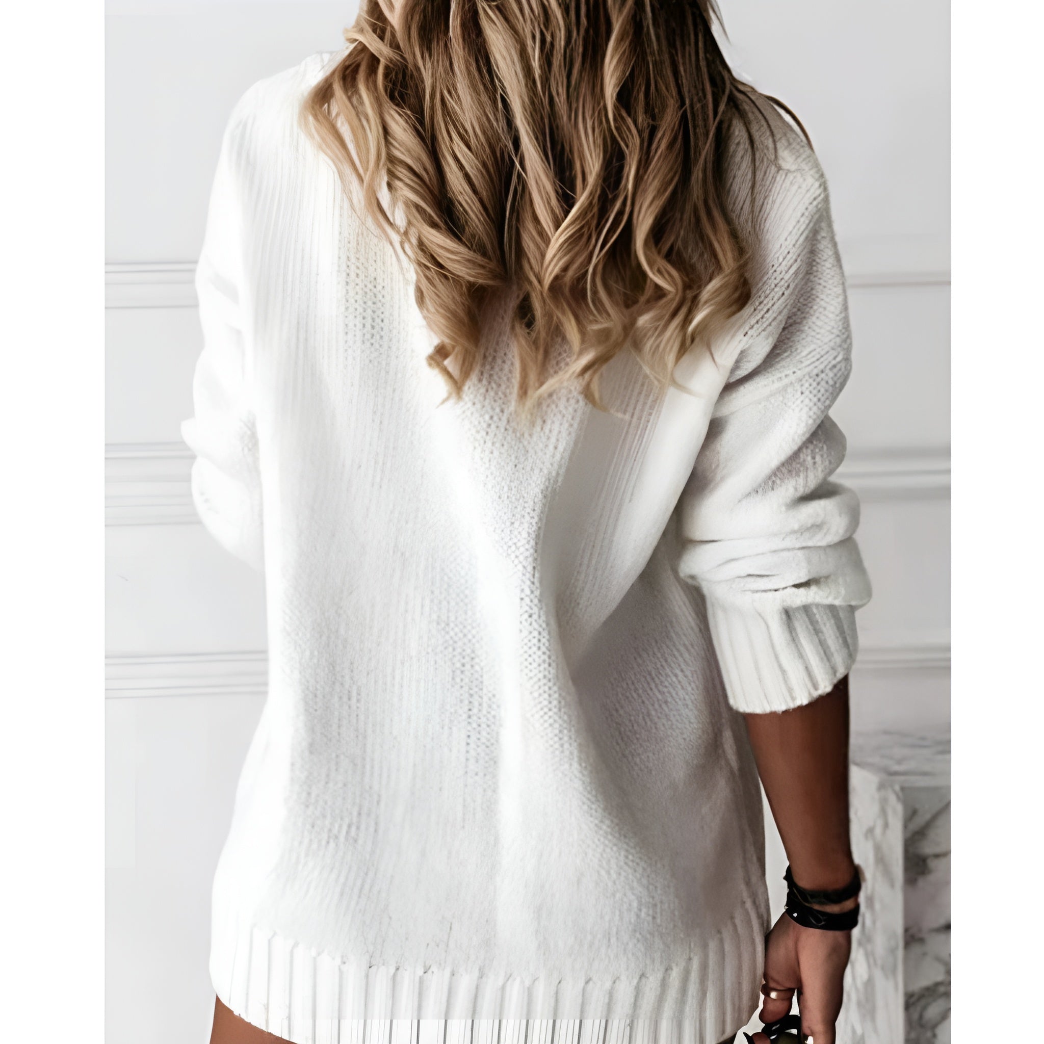 Aliana | Elegant V-Neck Sweater