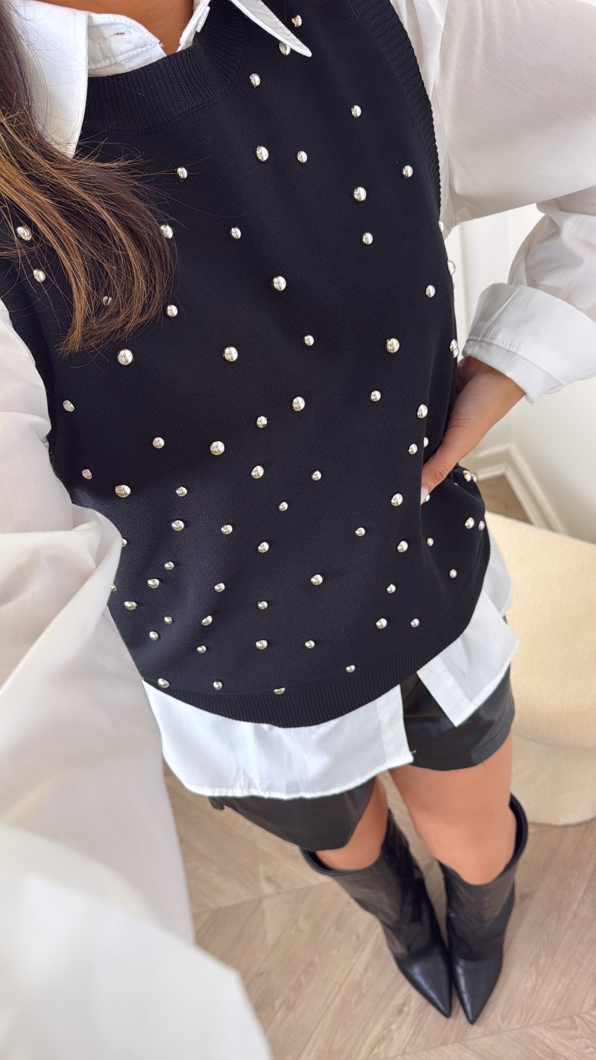 JULES black fine knit tank top with white shirt