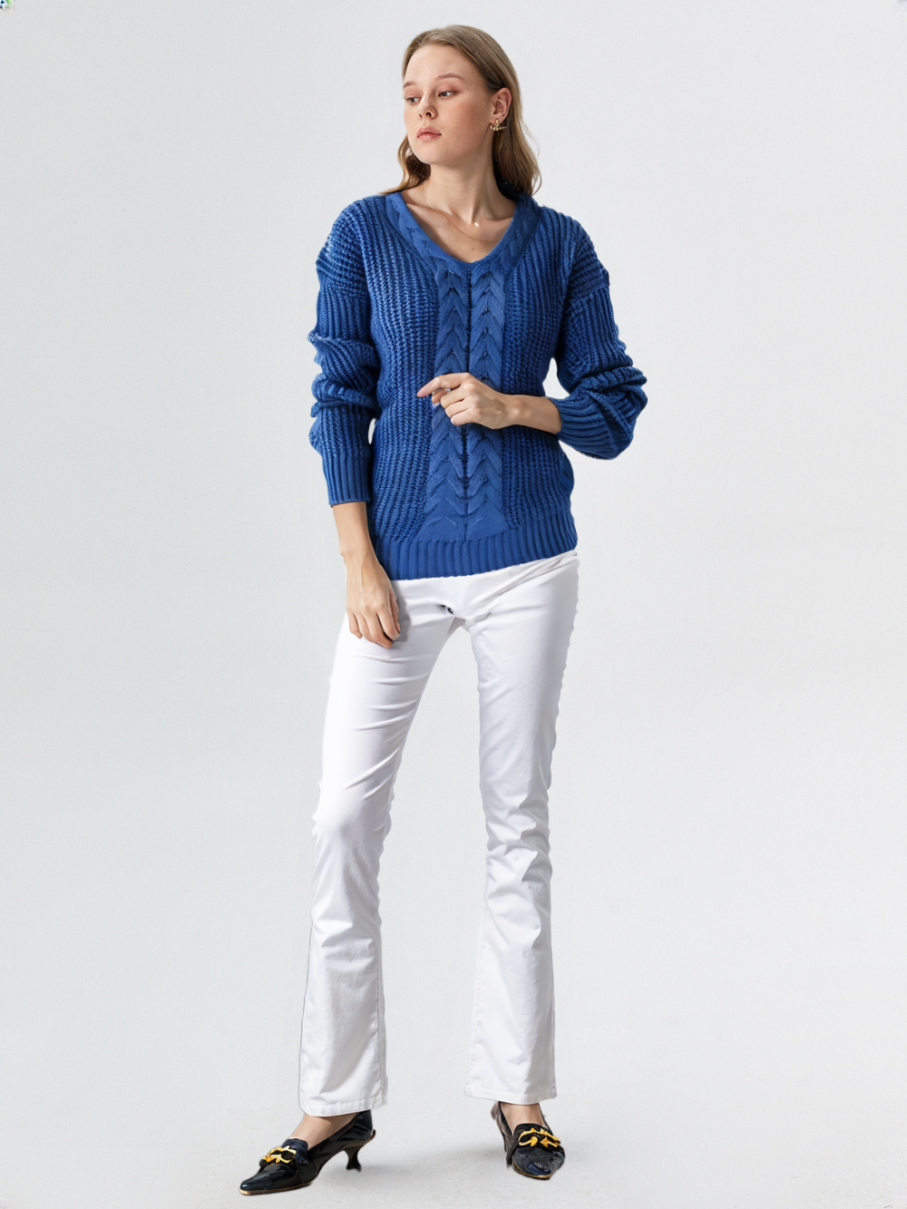 Oriana | Flattering & Comfy Scandinavian V-Neck Sweater